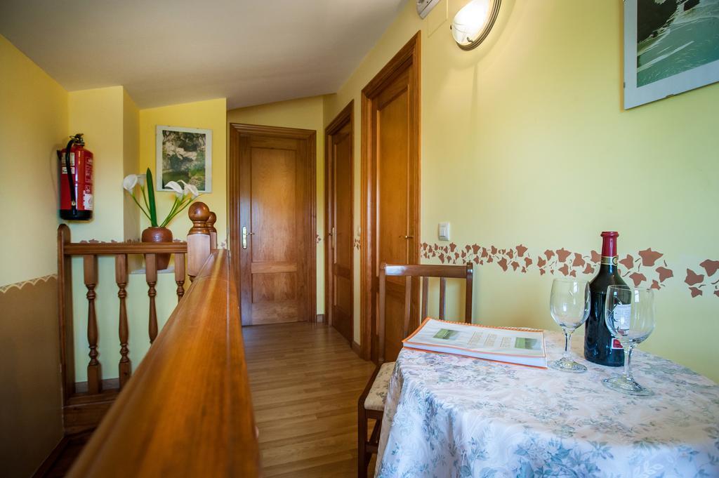 Apartamentos El Pradon De Santa Marina Паррес-де-Льянес Номер фото